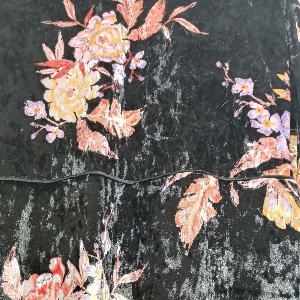 Urban Outfitters Out From Under Crushed Velvet Floral Kimono Duster Size XS - Picture 12 of 13